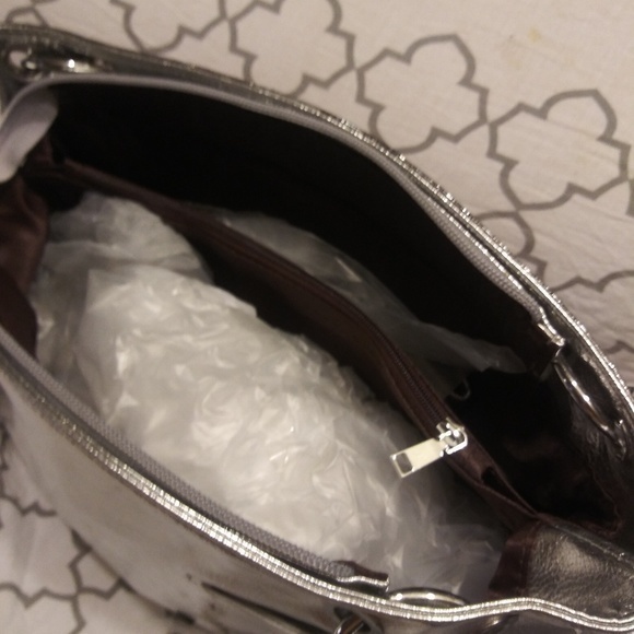 New Handbag - Picture 4 of 4